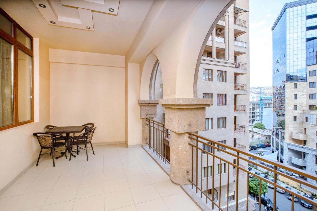 Stay Inn Apartments On Amiryan 4-6 Erivan Exterior foto